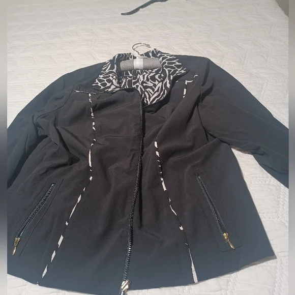 Chicos Reversible Jacket Black And White - Picture 5 of 5